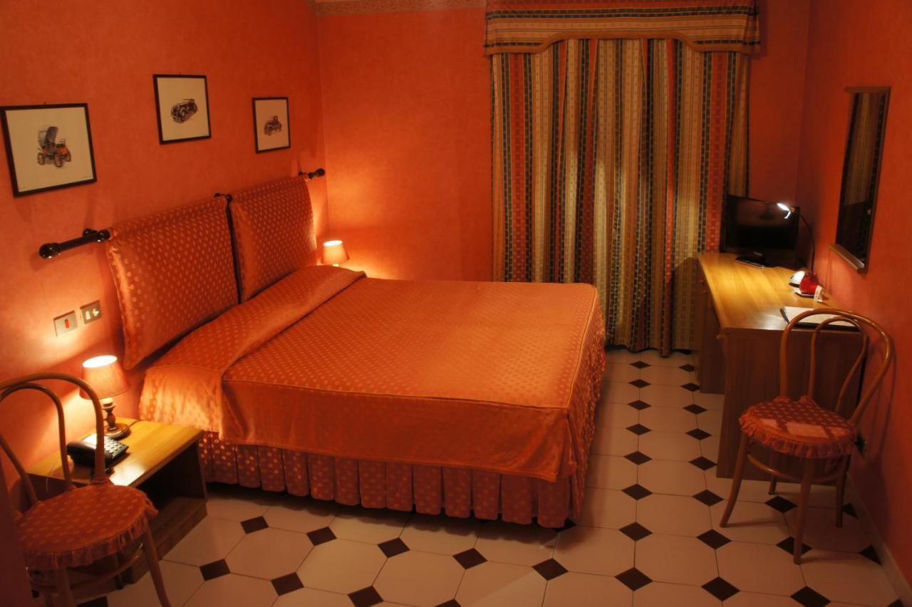 Park Hotel Villa Salzea Trofarello Luaran gambar